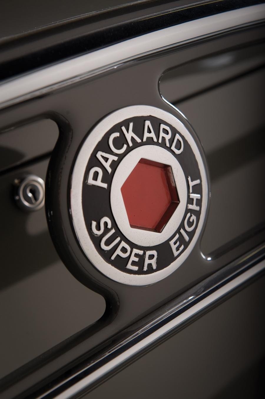  Packard Super Eight Model 1104 Convertible Victoria 1934 года  (фото 3 из 6)